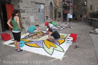 La pioggia rovina l\'infiorata