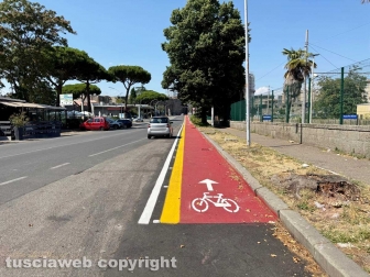 La pista ciclabile il via Mariano Romiti - Il parcheggio