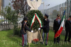 La corona d\'alloro deposta in memoria dei caduti