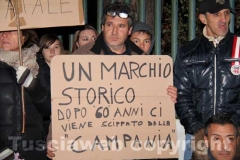 La protesta dei dipendenti della Chinotto Neri