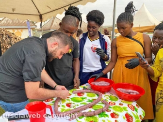 La porchetta di Vasanello in Camerun