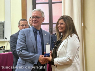 Viterbo - La premiazione dei poliziotti in pensione