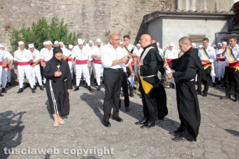La preparazione del corteo storico