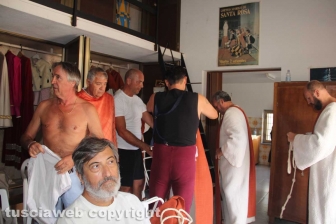 La preparazione del corteo storico