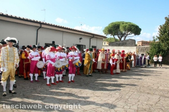 La preparazione del corteo storico
