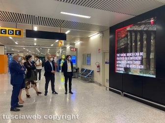 La presentazione del maxischermo a Fiumicino