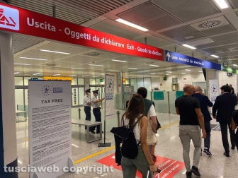 La presentazione del maxischermo a Fiumicino