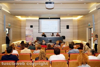 La presentazione del rapporto sui tumori