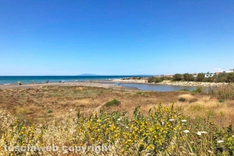 Prima domenica d'estate a Tarquinia lido