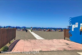 Prima domenica d'estate a Tarquinia lido