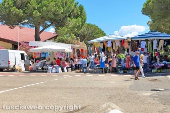 Prima domenica d'estate a Tarquinia lido