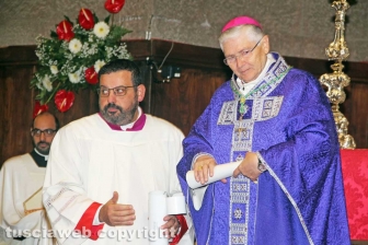 La prima messa del vescovo Piazza