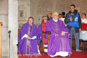 La prima messa del vescovo Piazza