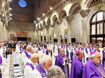 La prima messa del vescovo Piazza