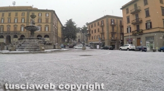 Neve nella zona di piazza della Rocca vista col drone
