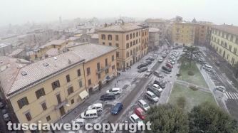 Neve nella zona di piazza della Rocca vista col drone