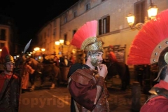 Le immagini della suggestiva processione a Bagnaia