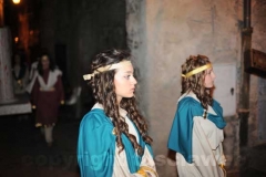 Le immagini della suggestiva processione a Bagnaia