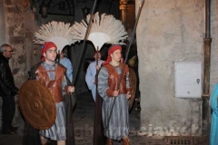 Le immagini della suggestiva processione a Bagnaia