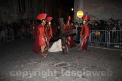 Le immagini della suggestiva processione a Bagnaia