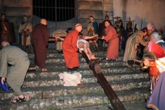 Le immagini della suggestiva processione a Bagnaia