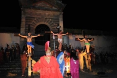 Le immagini della suggestiva processione a Bagnaia