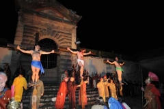 Le immagini della suggestiva processione a Bagnaia
