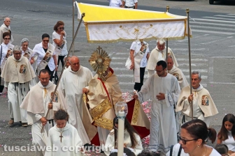Viterbo - La processione del Corpus Domini alla Quercia