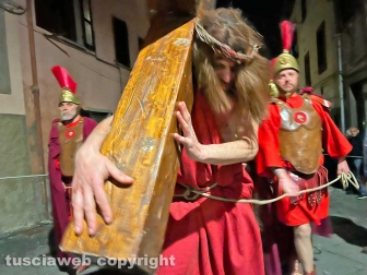 Bagnaia - Venerdì santo - La processione del Cristo morto