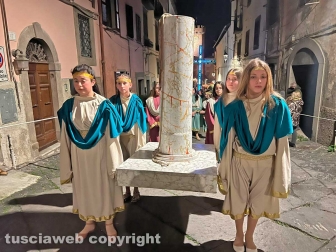 Bagnaia - Venerdì santo - La processione del Cristo morto