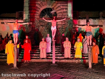 Bagnaia - Venerdì santo - La processione del Cristo morto