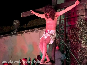 Bagnaia - Venerdì santo - La processione del Cristo morto