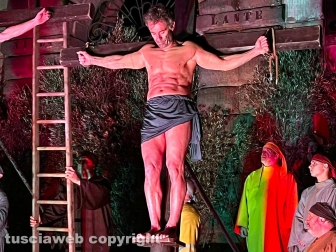 Bagnaia - Venerdì santo - La processione del Cristo morto