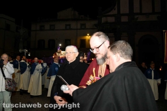 Viterbo - La processione del Cristo morto e la crocifissione a piazza San Lorenzo