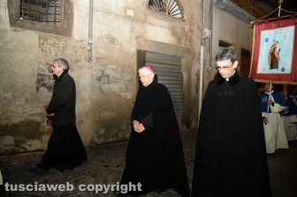 Viterbo - La processione del Cristo morto e la crocifissione a piazza San Lorenzo