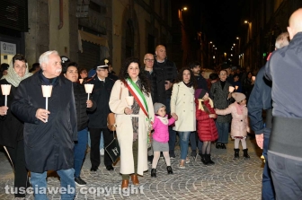 Viterbo - La processione del Cristo morto e la crocifissione a piazza San Lorenzo