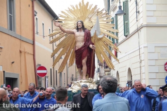 Tarquinia - La processione del Cristo risorto