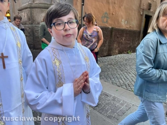 Viterbo - La processione pre le vie del centro in vista del Corpus domini