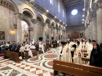 Viterbo - La messa in vista del Corpus domini