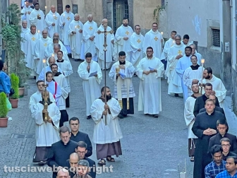 Viterbo - La processione pre le vie del centro in vista del Corpus domini