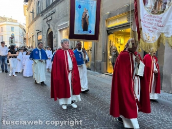 Viterbo - La processione pre le vie del centro in vista del Corpus domini