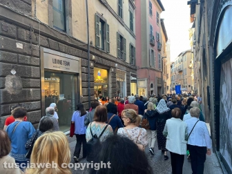 Viterbo - La processione pre le vie del centro in vista del Corpus domini