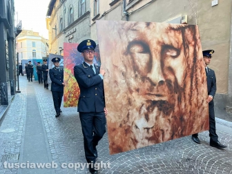 Viterbo - La processione pre le vie del centro in vista del Corpus domini