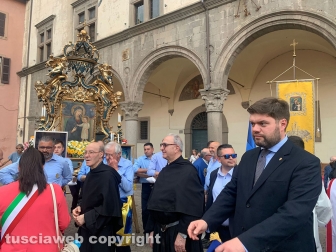 Viterbo - La pioggia non ferma la macchina di Maria santissima Liberatrice
