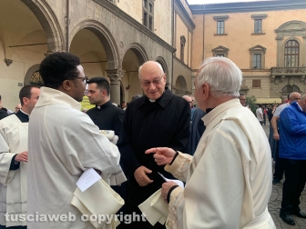 Viterbo - La pioggia non ferma la macchina di Maria santissima Liberatrice