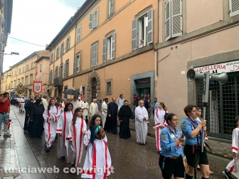 Viterbo - La pioggia non ferma la macchina di Maria santissima Liberatrice
