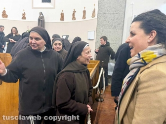 Viterbo - La professione temporanea di suor Assunta Scaldaferri - La sindaca Chiara Frontini