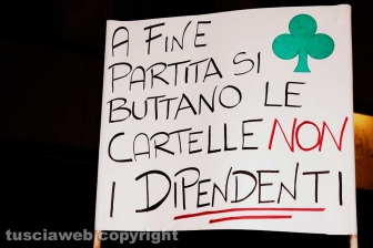La protesta alla sala Bingo in via Garbini