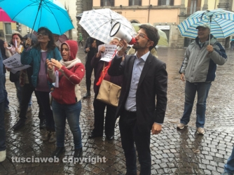 La protesta contro la delibera \"Svuota Rsa\"