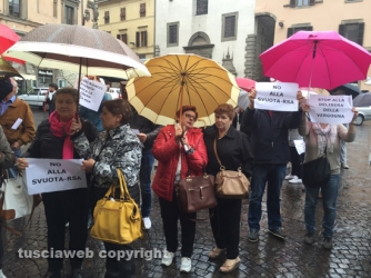 La protesta contro la delibera \"Svuota Rsa\"